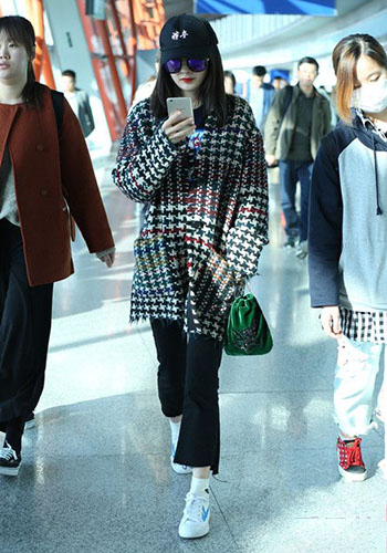 �㴩���µĕr(sh��)�� ����ʲôЬ�Ӂ�����